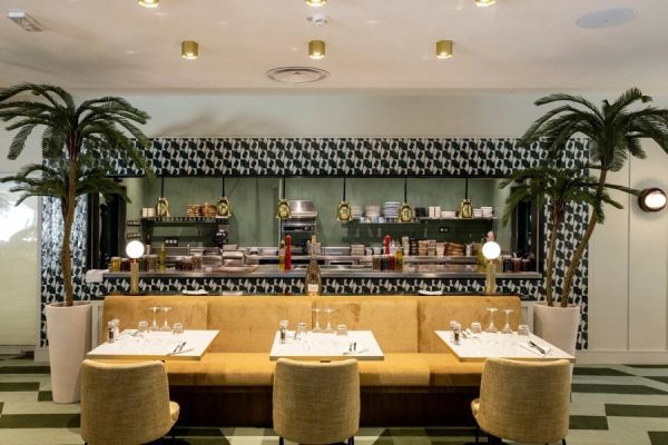 ESCAPADE VIC FOR VIP HIVER