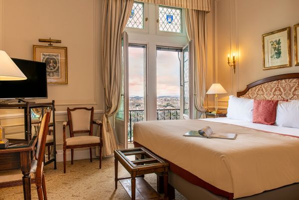 Nuit de rêve B&B en chambre supérieure à l'Hôtel de la Cité ***** Carcassonne
