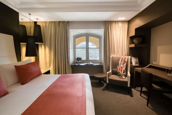 Spa Expérience et une nuit en chambre Classique vue Vieux-Port pour deux personnes