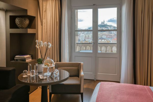 Spa Expérience et une nuit en chambre Classique Terrasse vue vieux port pour deux personnes